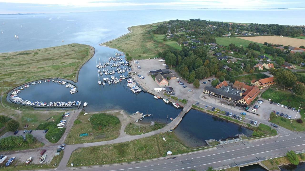 Norsminde Kro Одде Экстерьер фото